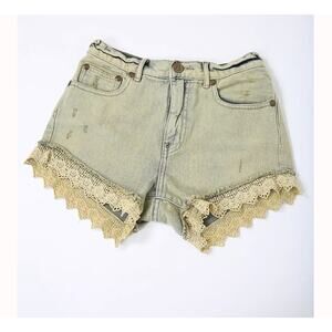 Free People Crochet Lace Hem Denim Shorts 25 Boho Cottagecore Coquette Festival